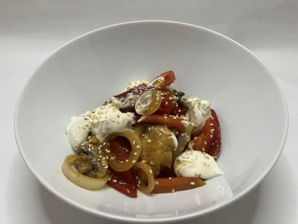 Теплый салат с морепродуктами